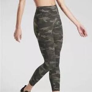 Athleta Ultimate Camo Leggings Womens 7/8 Size S Olive Green #531773-01 EUC